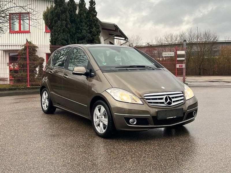 Gebraucht Mercedes A180 Avantgarde 109 PS (80 kW) 2009 Braun Kleinwagen