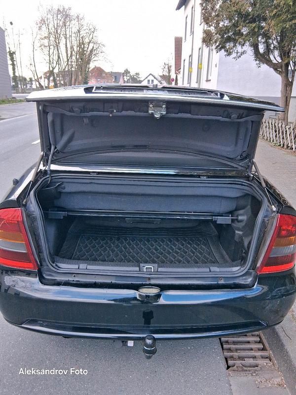 Gebraucht Opel Astra Cabriolet 101 PS (74 kW) 2001 Schwarz Cabrio