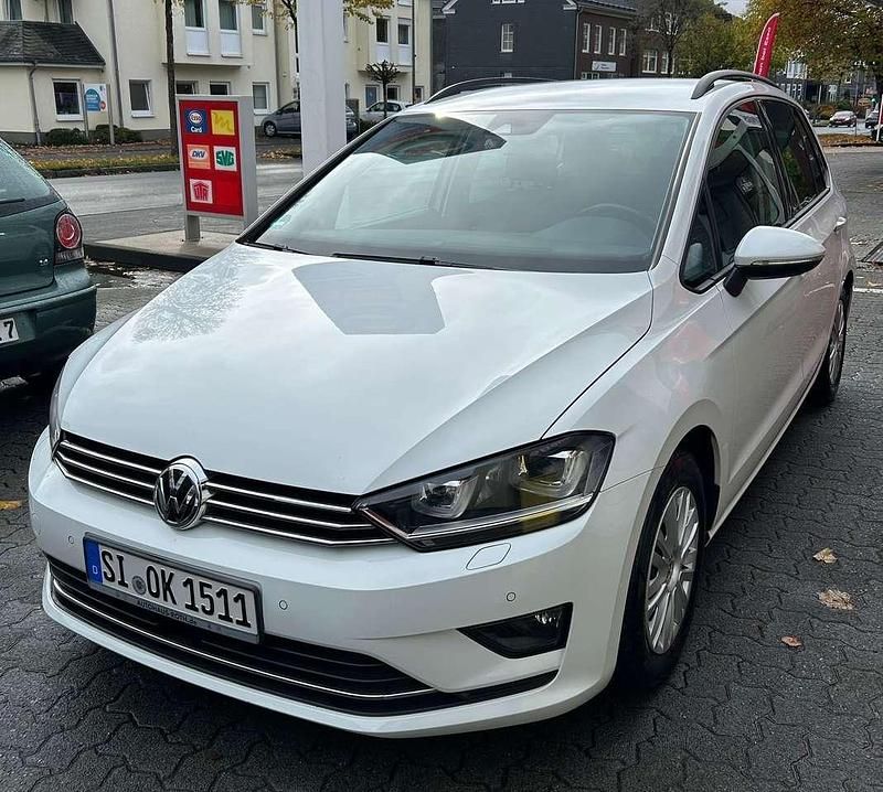 Weiß Gebraucht 2016 VW Golf Sportsvan Allstar Van / Kleinbus | 13.450 € (Guter Preis) - Bild 1/4
