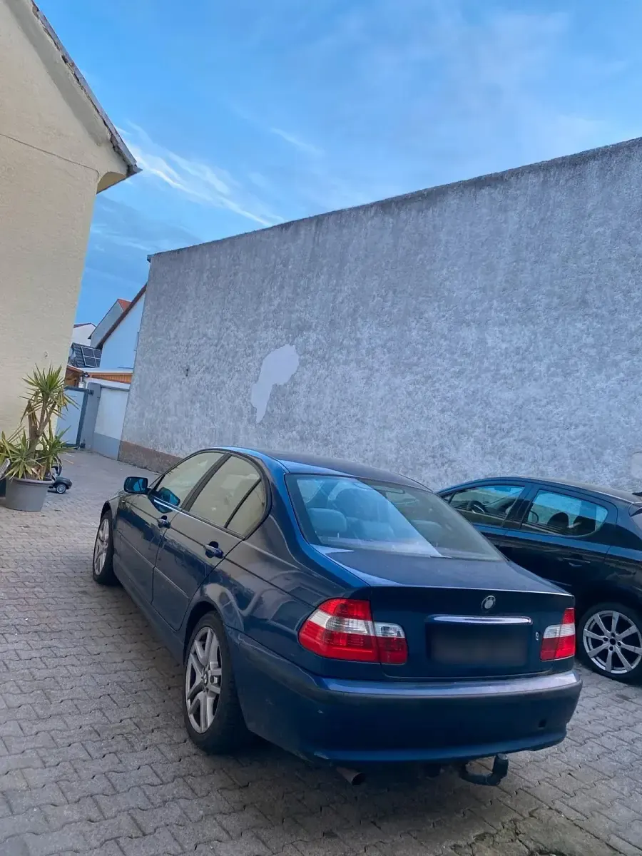 Gebraucht BMW 316 116 PS (85 kW) 2005 Blau Limousine