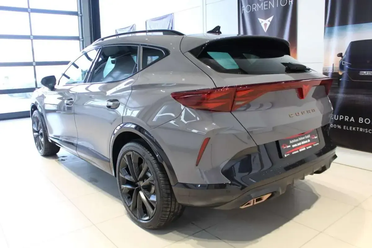Neu Cupra Formentor VZ 272 PS (200 kW) 2026 Graphengrau SUV
