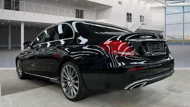 Gebraucht Mercedes E220 Avantgarde 194 PS (142 kW) 2017 Schwarz Limousine
