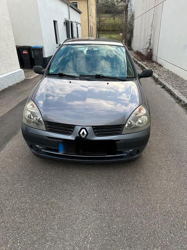 Gebraucht Renault Clio II 75 PS (55 kW) 2005 Grau Kleinwagen