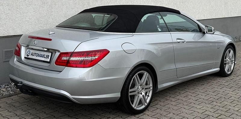 Gebraucht Mercedes E220 AMG 170 PS (125 kW) 2011 Silber Cabrio