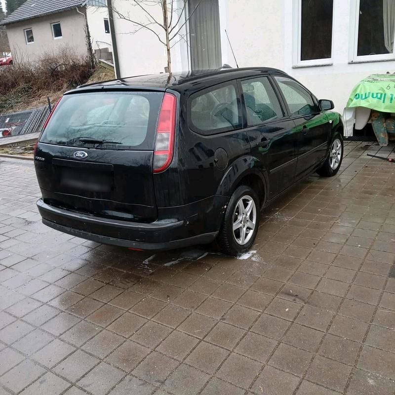 Gebraucht Ford Focus 105 PS (77 kW) 2006 Schwarz Kombi