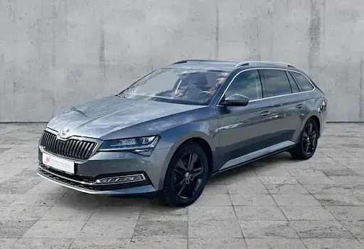 Gebraucht Skoda Superb Style 200 PS (147 kW) 2023 Grau Kombi