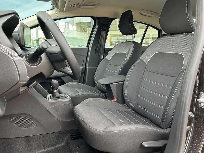 Gebraucht Dacia Logan 91 PS (66 kW) 2024 Blackpearl schwarz Limousine