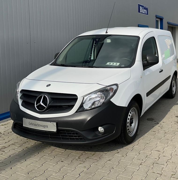 Gebraucht Mercedes Citan 111 116 PS (85 kW) 2020 Weiß Van / Kleinbus