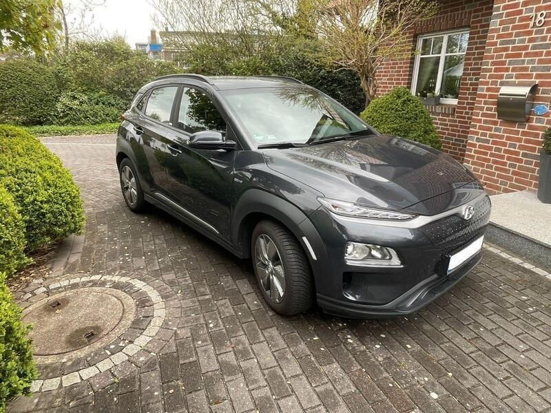 Grau Gebraucht 2020 Hyundai Kona SUV | 18.000 € (Superpreis) - Bild 1/4
