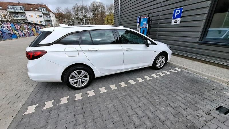 Gebraucht Opel Astra 125 PS (91 kW) 2017 Weiß Kombi