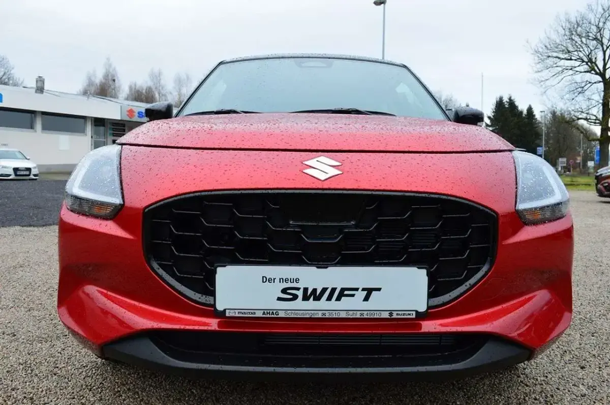 Neu Suzuki Swift Comfort+ 83 PS (61 kW) 2026 Burning/super black pearl Kleinwagen