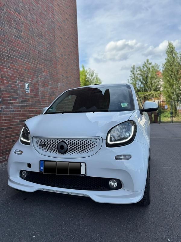 Weiß Gebraucht 2016 Smart ForTwo Coupé Brabus Cabrio | 16.000 € (Fairer Preis) - Bild 1/4