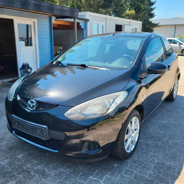 Gebraucht Mazda 2 Inclusive 75 PS (55 kW) 2010 Schwarz Kleinwagen