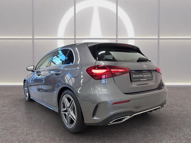 Gebraucht Mercedes A200 Advanced Plus 163 PS (119 kW) 2024 Grau Limousine