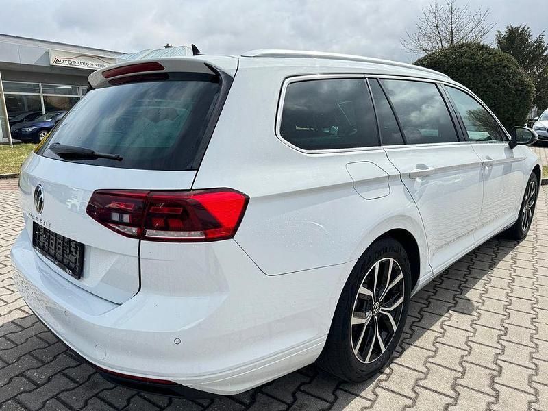 Gebraucht VW Passat Business 122 PS (89 kW) 2022 Weiß Kombi