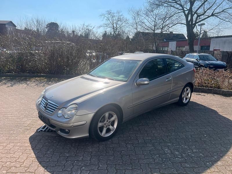 Gebraucht Mercedes C180 143 PS (105 kW) 2006 Grau Coupé
