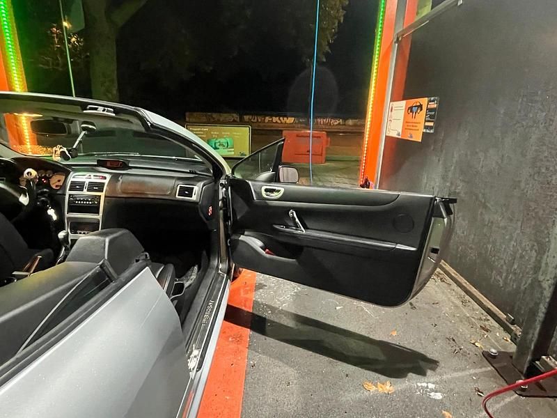 Silber Gebraucht 2007 Peugeot 307 CC Cabrio | 1.750 € - Bild 1/4