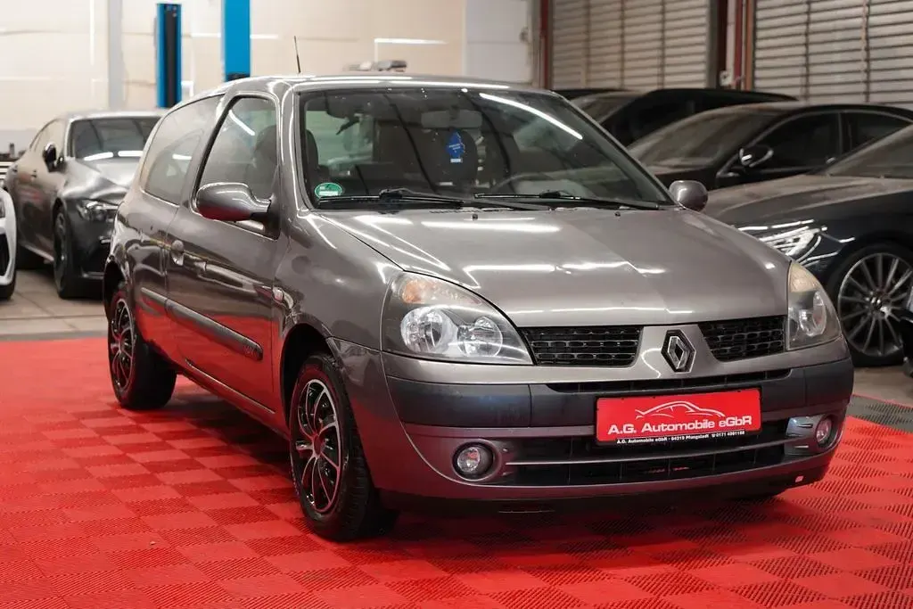 Gebraucht Renault Clio II 75 PS (55 kW) 2003 Grau Kleinwagen
