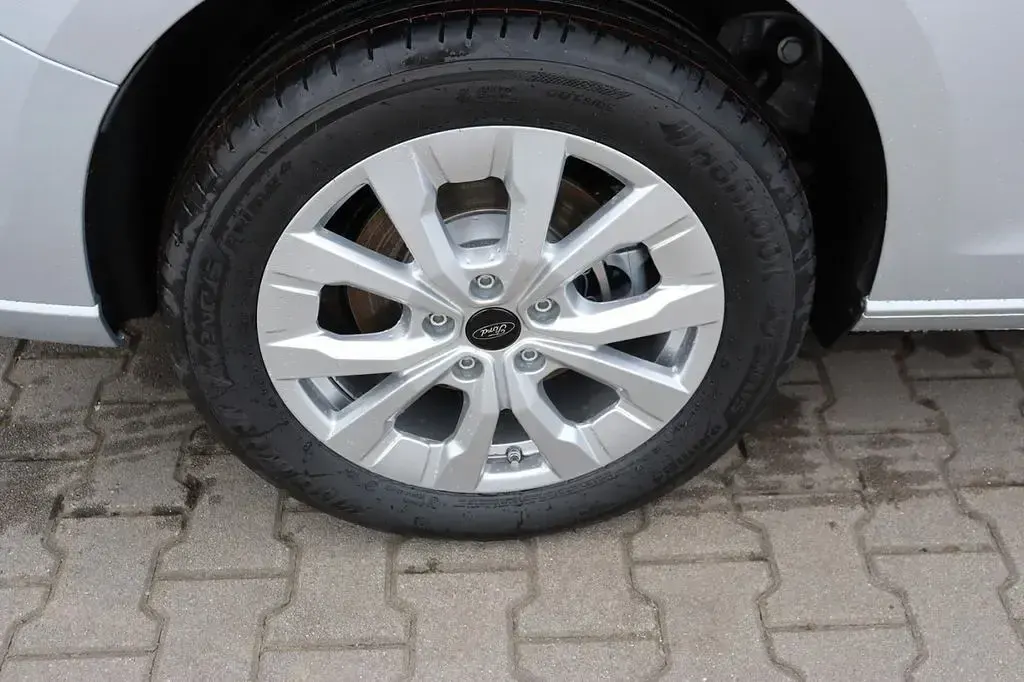 Gebraucht Ford Tourneo Connect Titanium 150 PS (110 kW) 2025 Stardust silver metallic Van / Kleinbus
