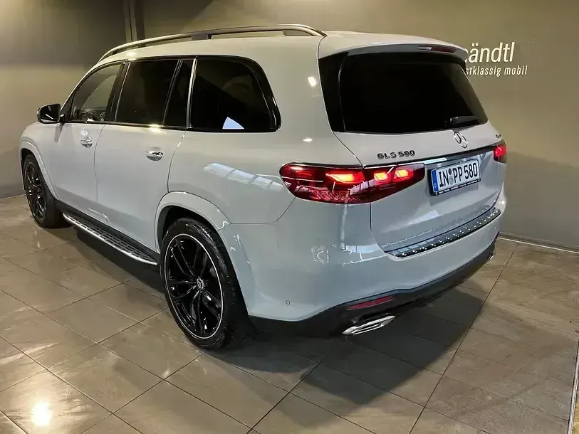 Gebraucht Mercedes GLS580 AMG 517 PS (380 kW) 2025 Grau SUV