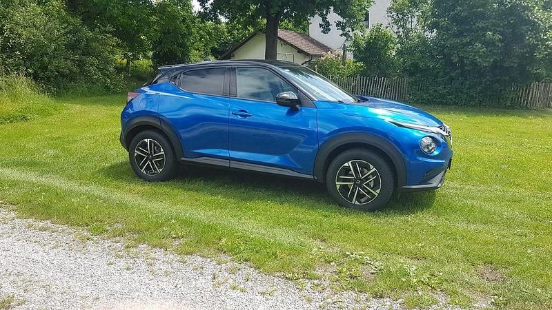 Blau Gebraucht 2025 Nissan Juke N-Connecta SUV | 26.900 € (Teuer) - Bild 1/4