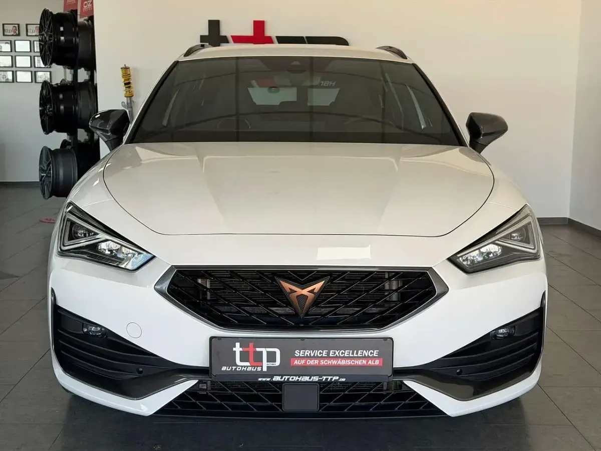 Gebraucht Cupra Leon 245 PS (180 kW) 2023 "candy" weiss Kombi