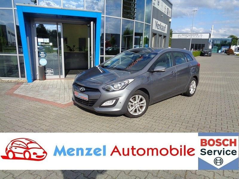 Grau Gebraucht 2014 Hyundai i30 Classic Limousine | 7.800 € (Fairer Preis) - Bild 1/4