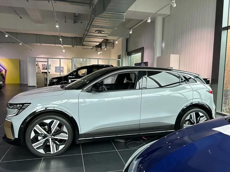 Gebraucht Renault Megane E-Tech Iconic 160 kW (218 PS) 2024 Grau Limousine