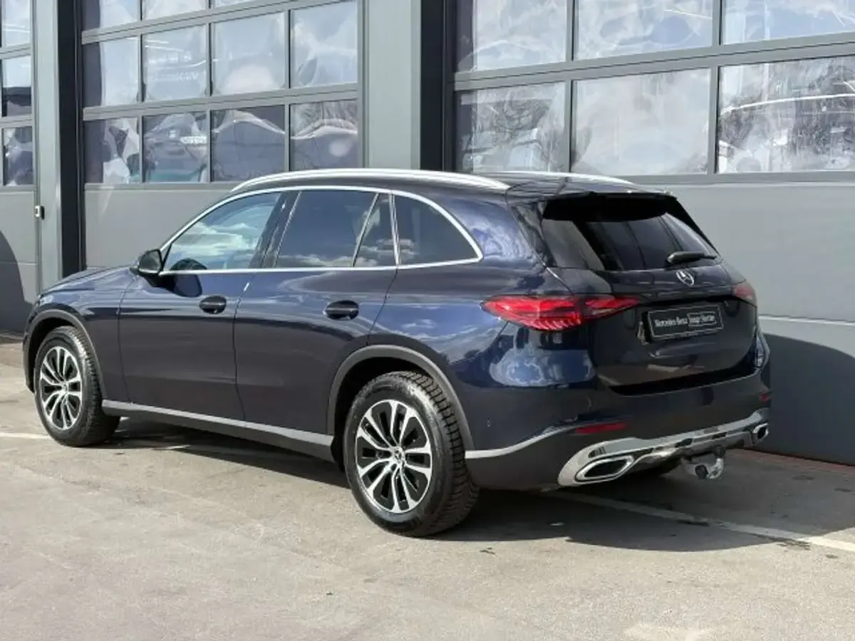 Gebraucht Mercedes GLC220 Advanced 197 PS (144 kW) 2023 Lack nautikblau SUV