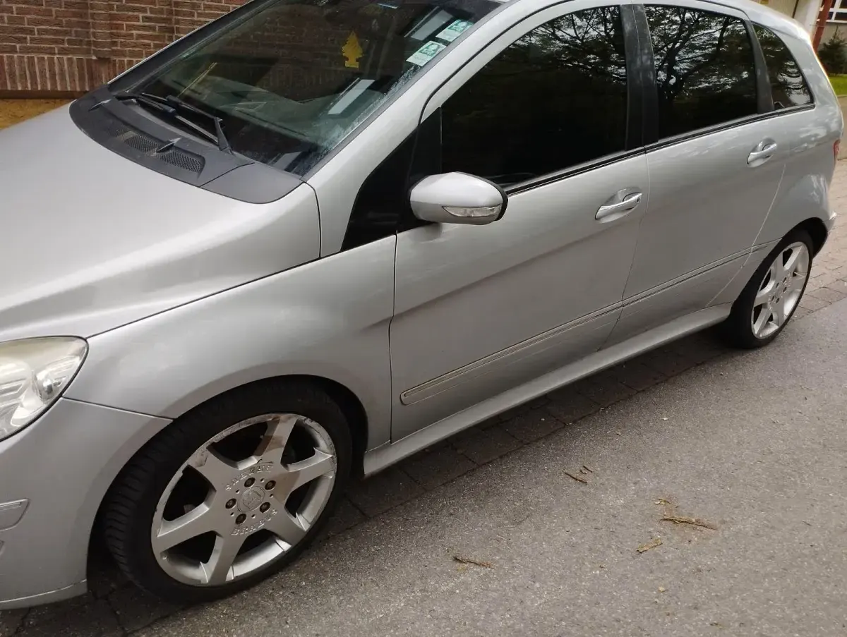 Gebraucht Mercedes B200 Edition 140 PS (102 kW) 2008 Silber Van / Kleinbus