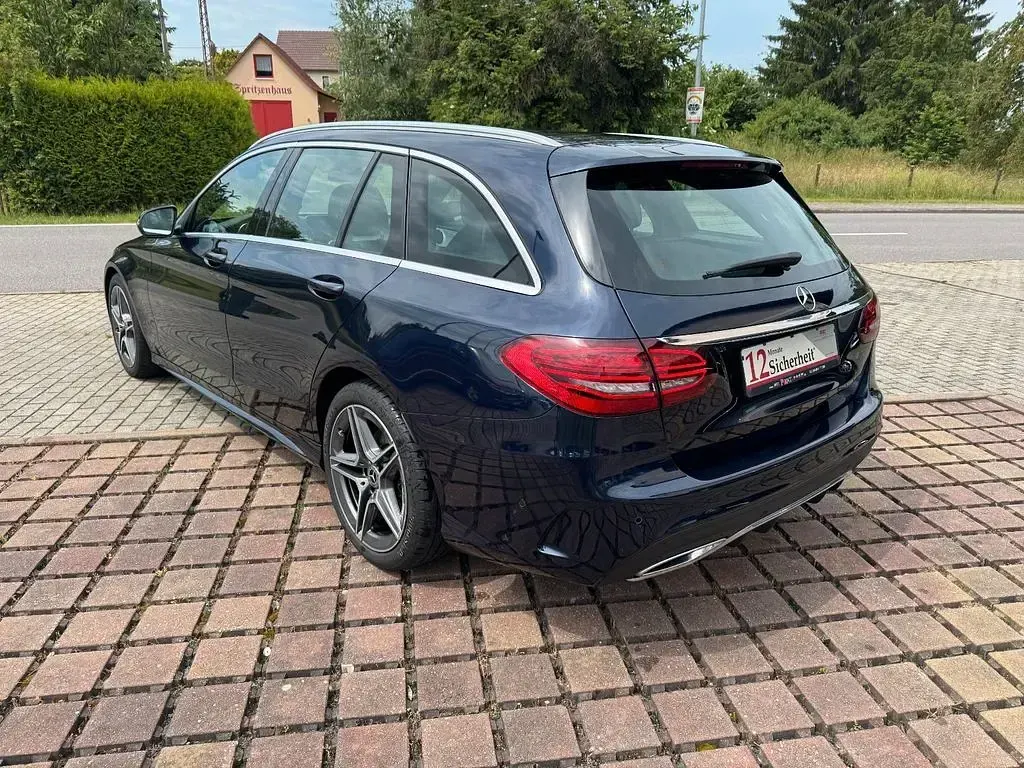 Gebraucht Mercedes C300 245 PS (180 kW) 2019 Blau Kombi
