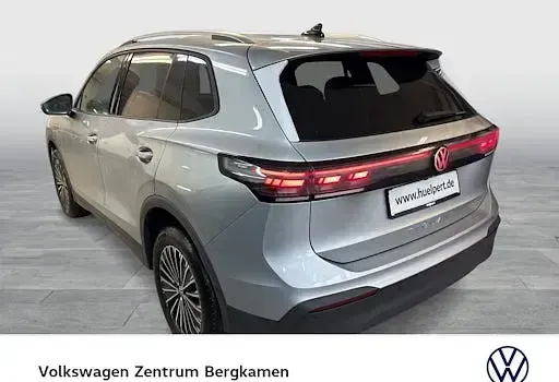 Gebraucht VW Tiguan Life 204 PS (150 kW) 2026 Silber SUV