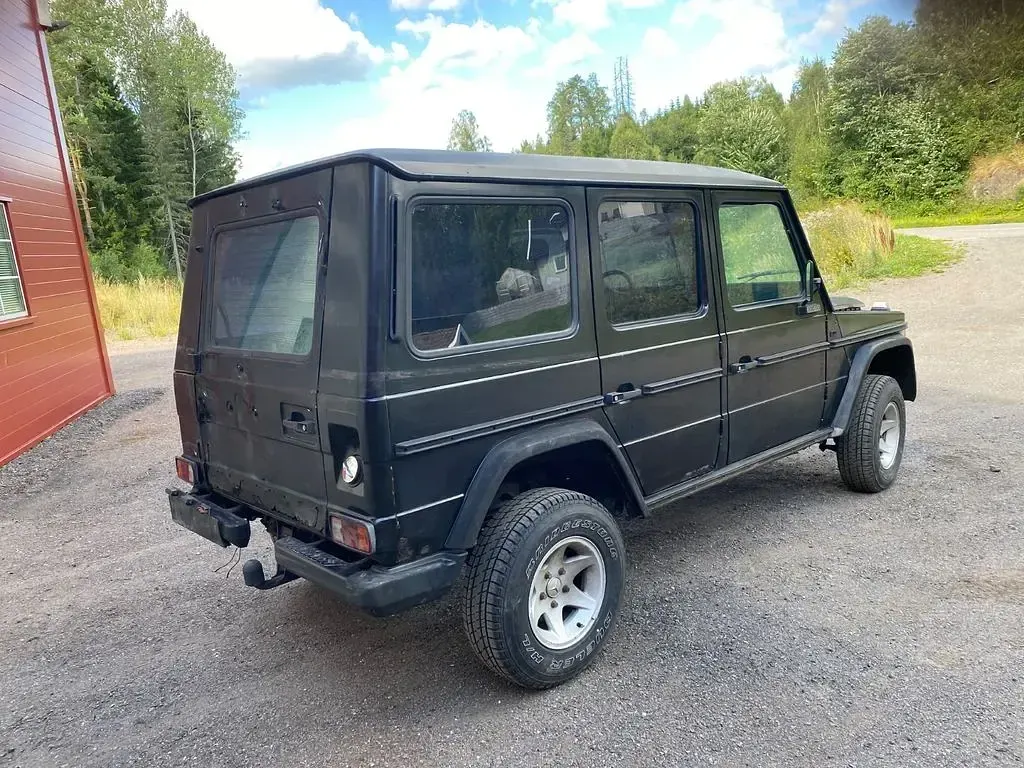 Gebraucht Mercedes G300 125 PS (91 kW) 1987 Schwarz SUV