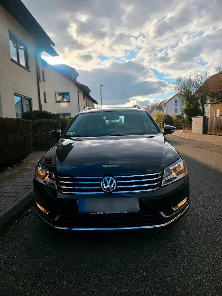 Używany VW Passat 105 KM (77 kW) 2012 Czarny Kombi