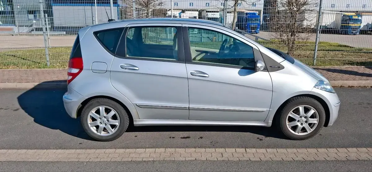 Gebraucht Mercedes A170 115 PS (84 kW) 2026 Silber Kleinwagen