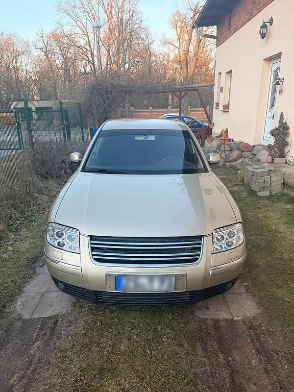 Gebraucht VW Passat 170 PS (125 kW) 2002 Gold Limousine