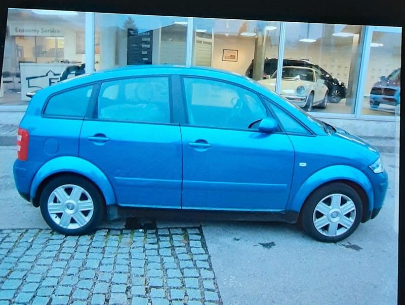 Usata Audi A2 75 CV (55 kW) 2003 Blu Utilitaria