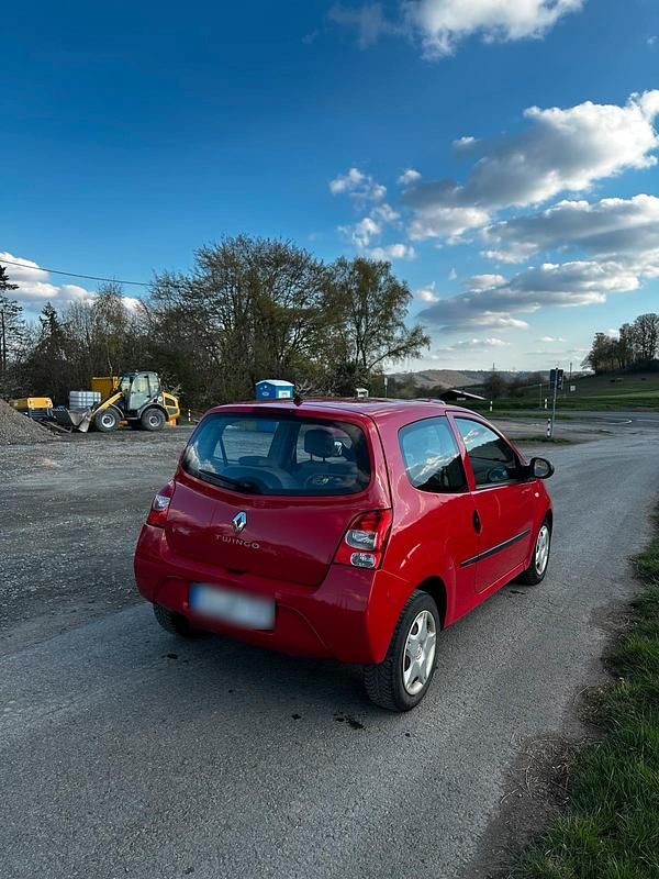 Second-hand Renault Twingo 76 CP (55 kW) 2009 Roșu Hatchback
