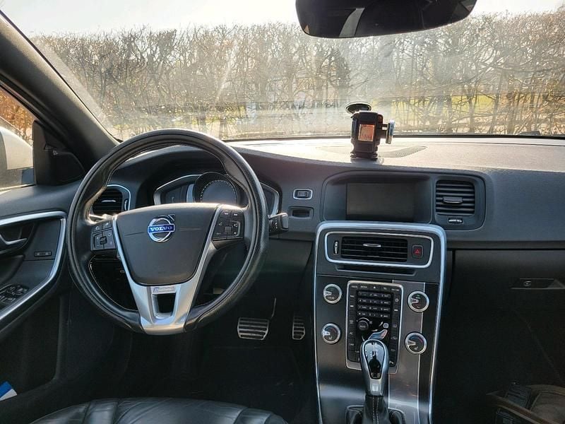 Gebraucht Volvo S60 232 PS (170 kW) 2017 Schwarz Limousine