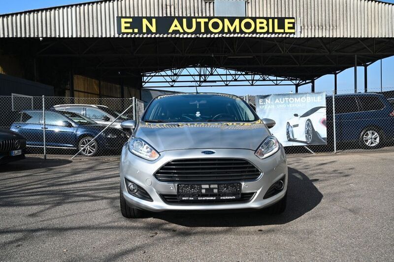 Silber Gebraucht 2016 Ford Fiesta Kleinwagen | 6.900 € (Fairer Preis) - Bild 1/4