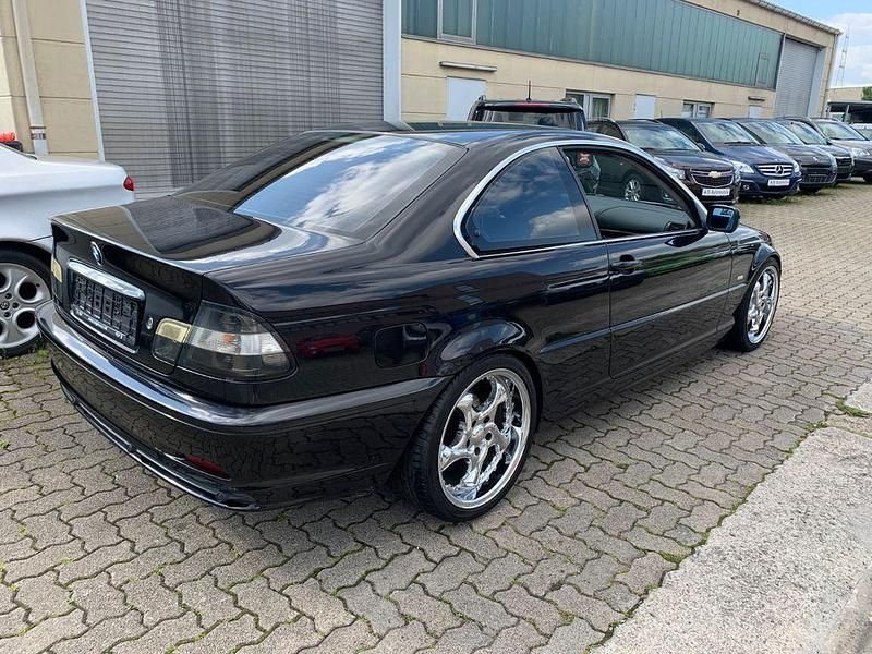 Gebraucht BMW 320 Performance 150 PS (110 kW) 2001 Schwarz Coupé