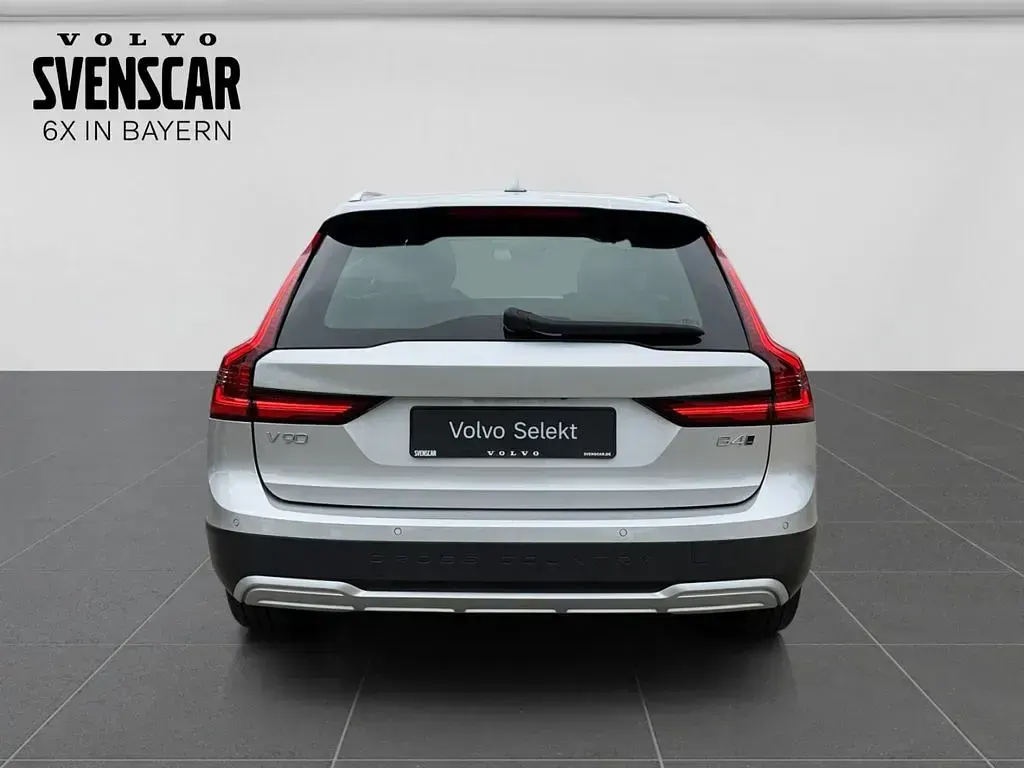 Gebraucht Volvo V90 CC Pro 197 PS (144 kW) 2021 Bright silver Kombi