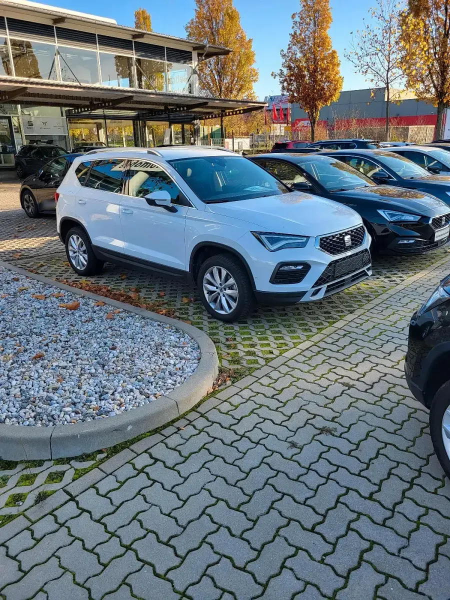Używany Seat Ateca 150 KM (110 kW) 2022 Biały SUV