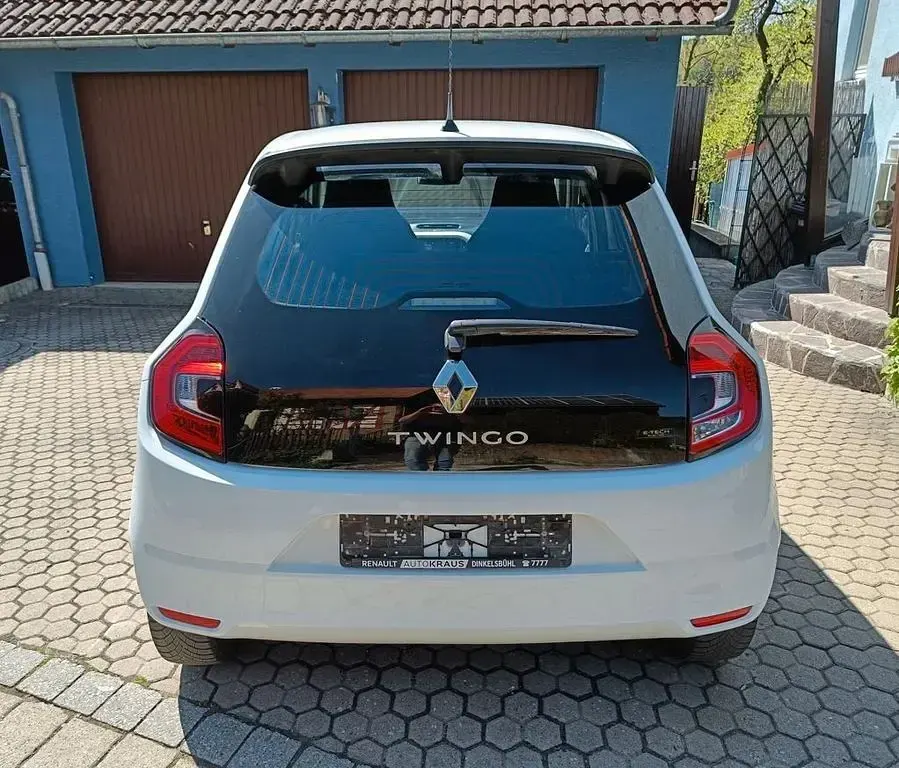 Second-hand Renault Twingo 60 kW (82 CP) 2022 Alb Hatchback