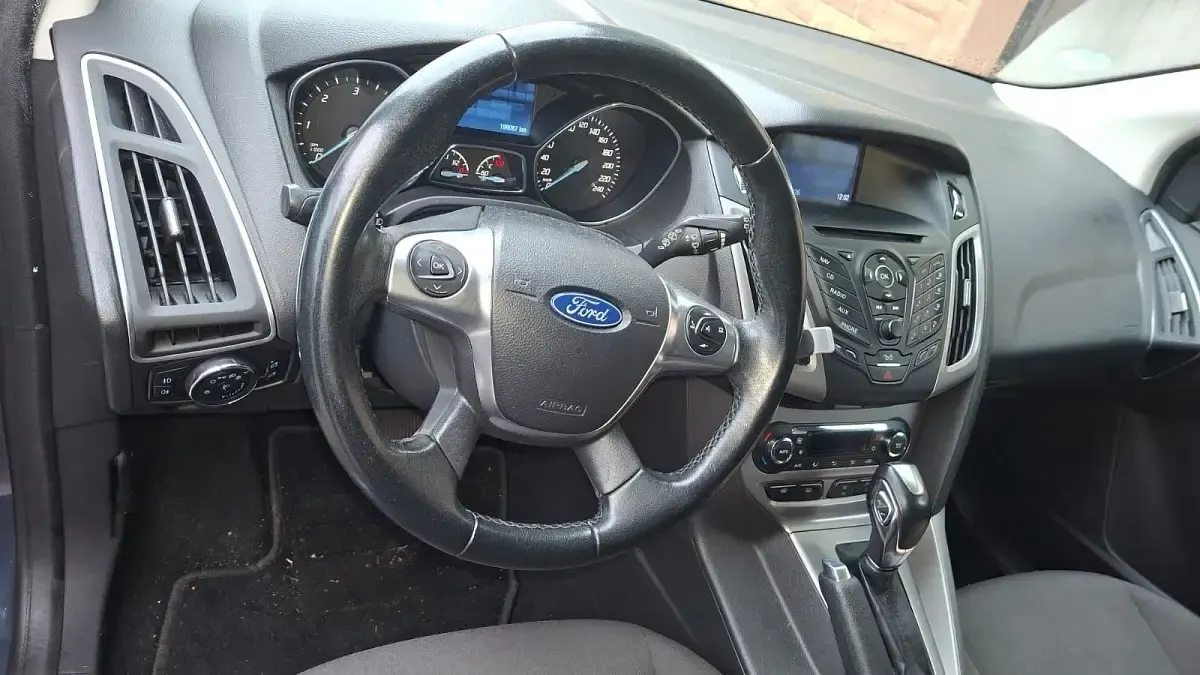 Gebraucht Ford Focus 2014 Grau Kleinwagen
