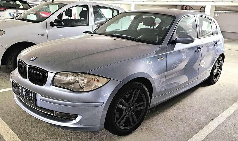 Silber Gebraucht 2009 BMW 118 Kleinwagen | 3.000 € (Superpreis) - Bild 1/4