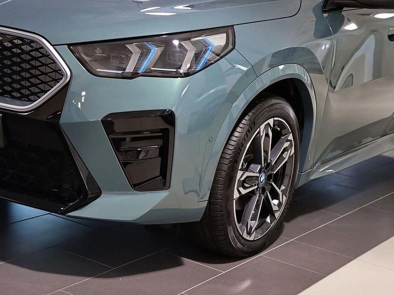Gebraucht BMW iX2 Performance 150 kW (204 PS) 2025 Grün SUV