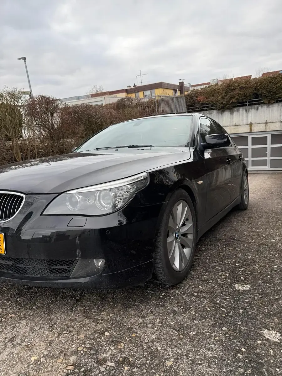 Gebraucht BMW 523 190 PS (139 kW) 2008 Schwarz Limousine