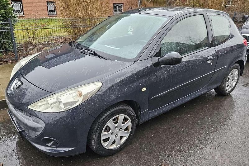 Gebraucht Peugeot 206 60 PS (44 kW) 2010 Grau Limousine