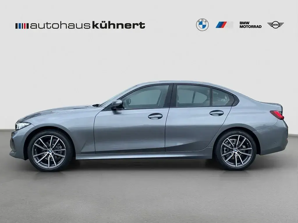 Gebraucht BMW 318 Sport Line 156 PS (114 kW) 2026 Grau Limousine